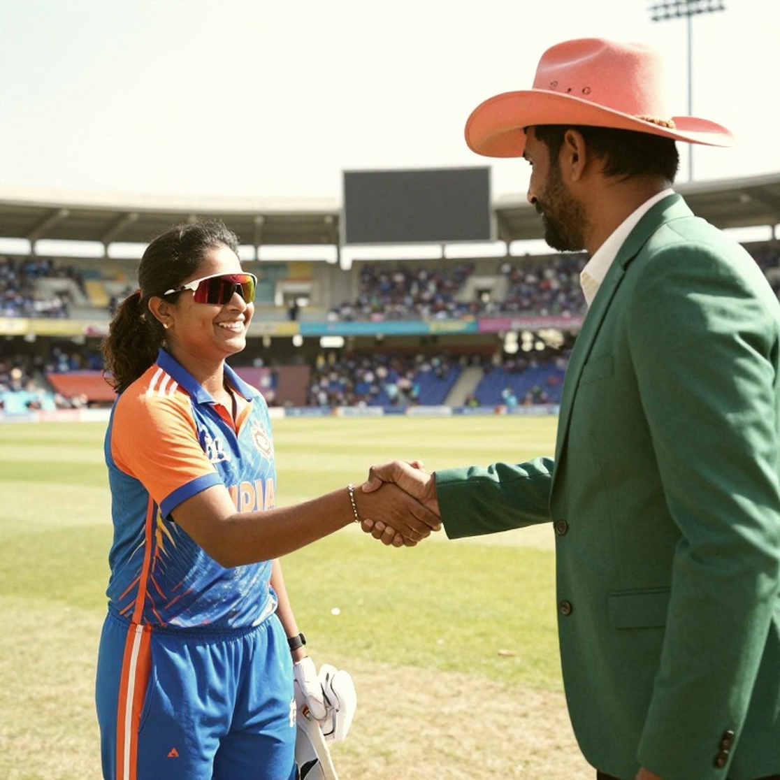 লিমানসা থিলাকারত্না: দিলশানের কন্যা নন, নিজের নামে বিশ্বকাপ-সাক্ষী এক লেগ-স্পিন অলরাউন্ডার