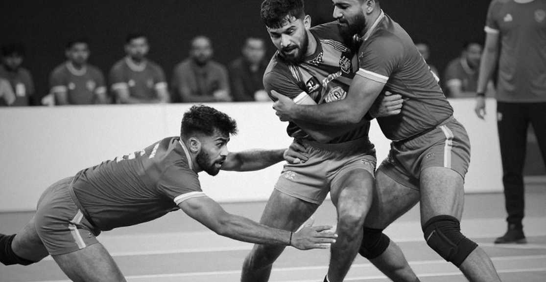 রেইডে সমান ২৭-২৭, তারপরও ১৪ পয়েন্টের ব্যবধান — আমদাবাদে ভারতের জয়ের আসল হিসাব রেইডে সমান ২৭-২৭, তারপরও ১৪ পয়েন্টের ব্যবধান — আমদাবাদে ভারতের জয়ের আসল হিসাব