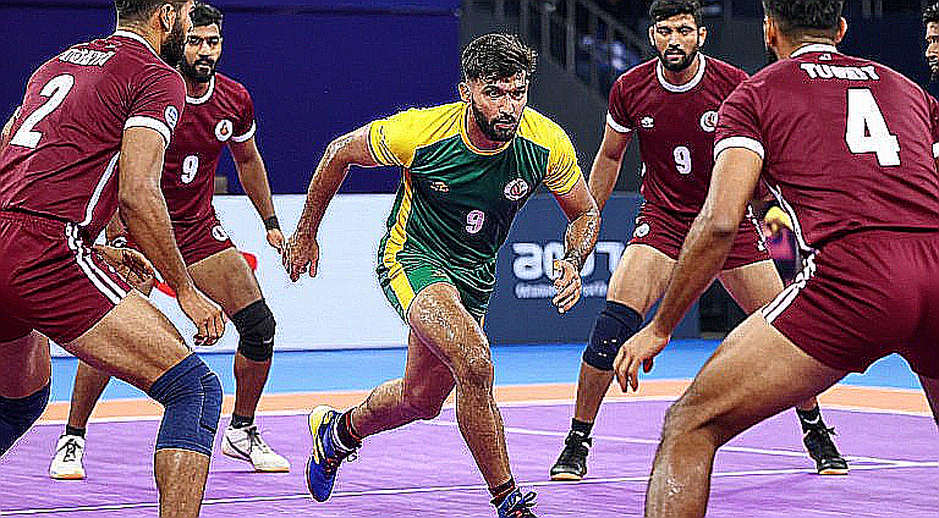 হাই-ফ্লায়ার পবন শেরাওয়াত: ছয় ফুট লাফের ভেতরে যে ৩৯ পয়েন্টের হিসাব আর একটা ফুটBallার ক্ষয়ের গল্প লুকিয়ে আছে